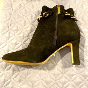 Karl Lagerfeld Size 9 Black Booties